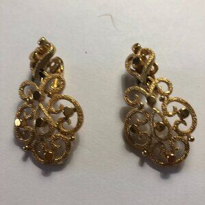 Vintage Trifari gold toned clip on filigree earrings